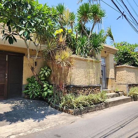 Villa Nesanur - Comfortable & Spacious Beachside Sanur Dış mekan fotoğraf